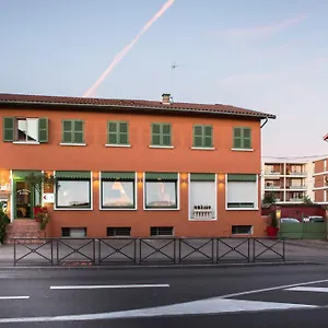 De La Vallée Hotel